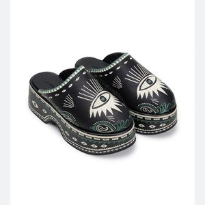 Farm rio mystic clog sz 9 (fits 8.5)